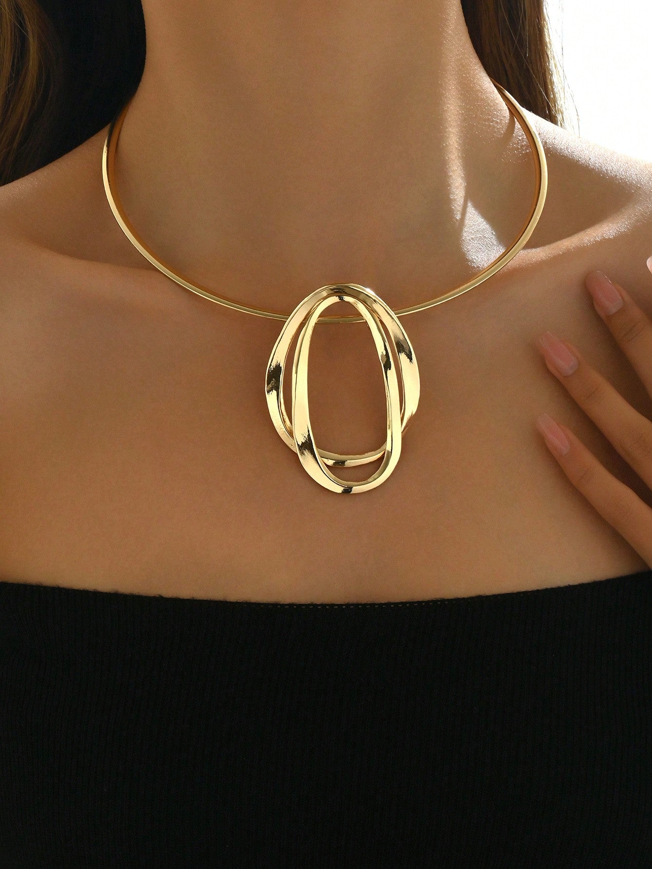 New Geometric Shaped Glossy Collar Necklace