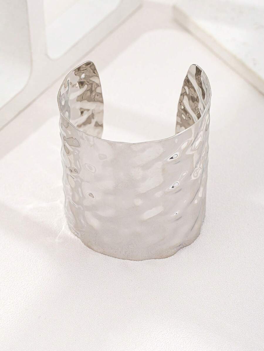 Women's Classic Textured Minimalist European Style Versatile Open Bracelet