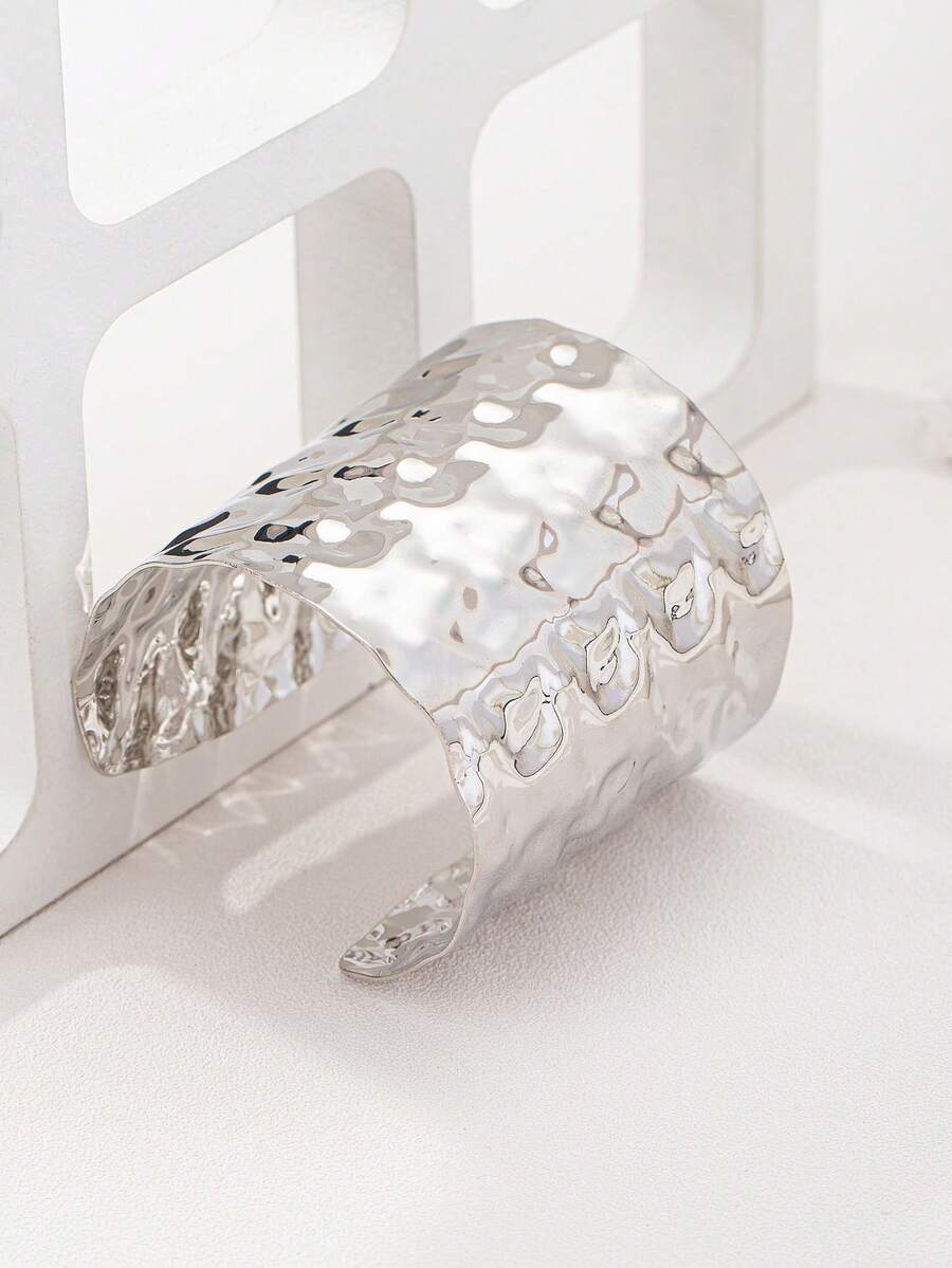 Women's Classic Textured Minimalist European Style Versatile Open Bracelet